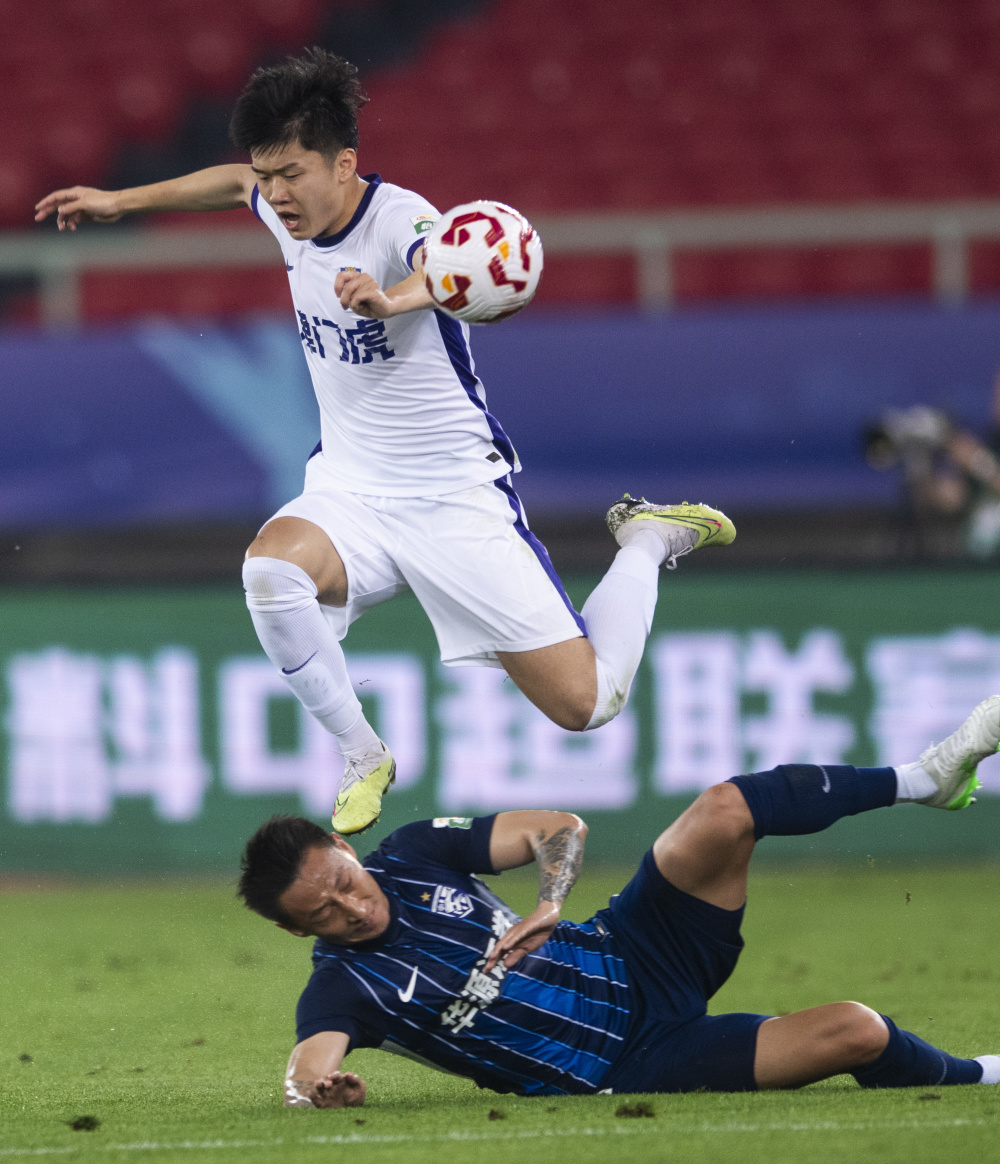 中占据上风 中占据上风